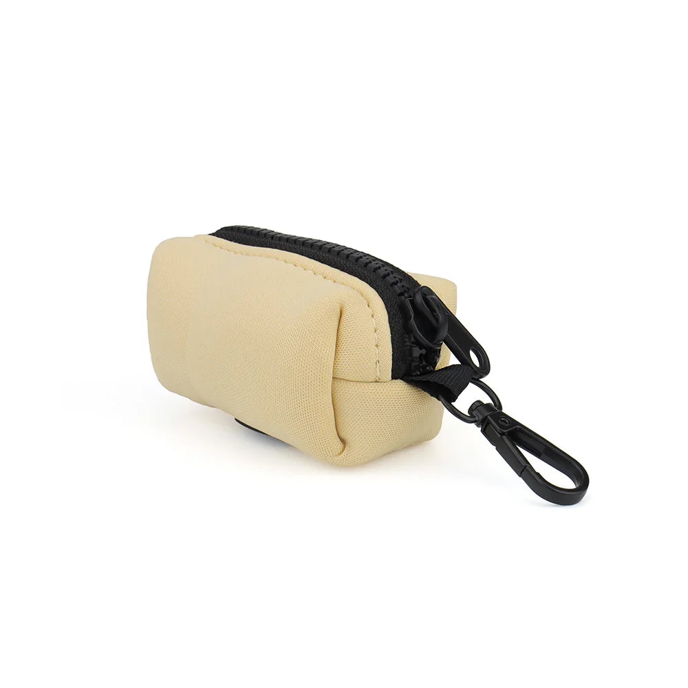 Dispensador de bolsas para excrementos de perro portátil