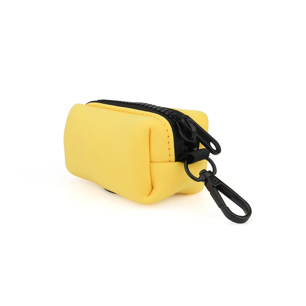 Dispensador de bolsas para excrementos de perro portátil